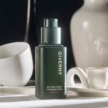 Giverny High degree of adhesion Signature Foundation 30ml - CUTIPOP