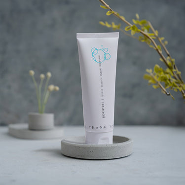 BORNTREE Berry Essence Cleansing Foam 150ml - CUTIPOP